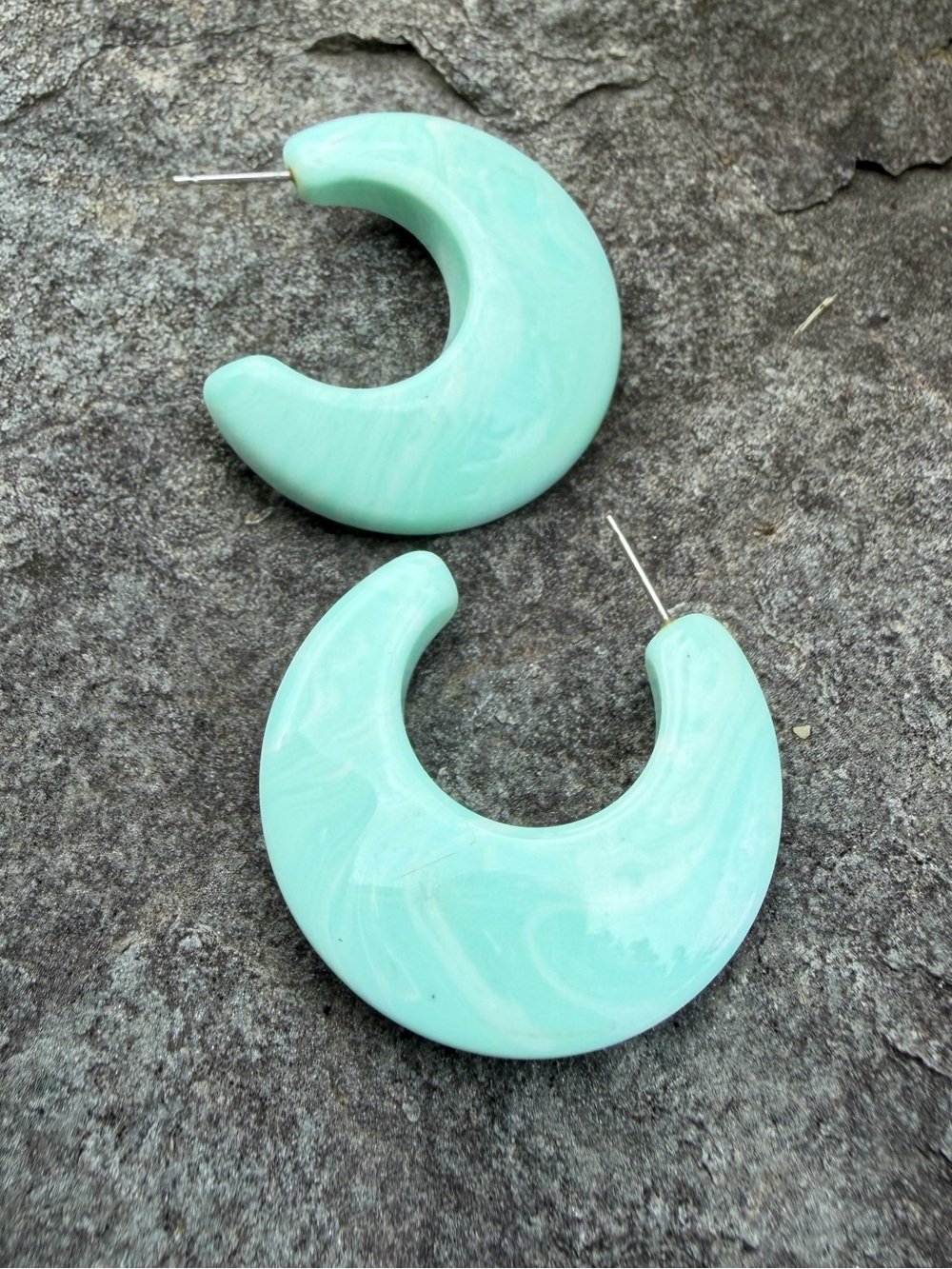 Vintage Pastel Green Swirl Crescent Hoop Earrings